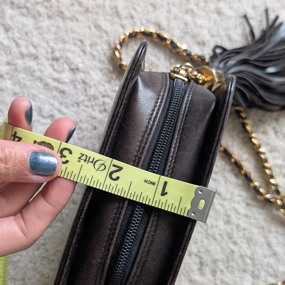 St. John Elegant Black Quilted Chain Bag - Picture 8 of 8